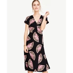 Ann Taylor Fan-Print Midi Dress (US Size 6)